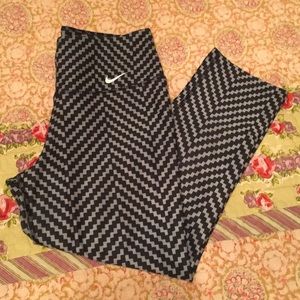 Nike Dri-Fit crop leggings